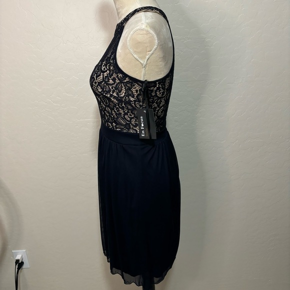 Enfocus Studio Blue Halter Top Sheer Lace Fit and Flare Cocktail Dress Size 4 - Picture 4 of 11
